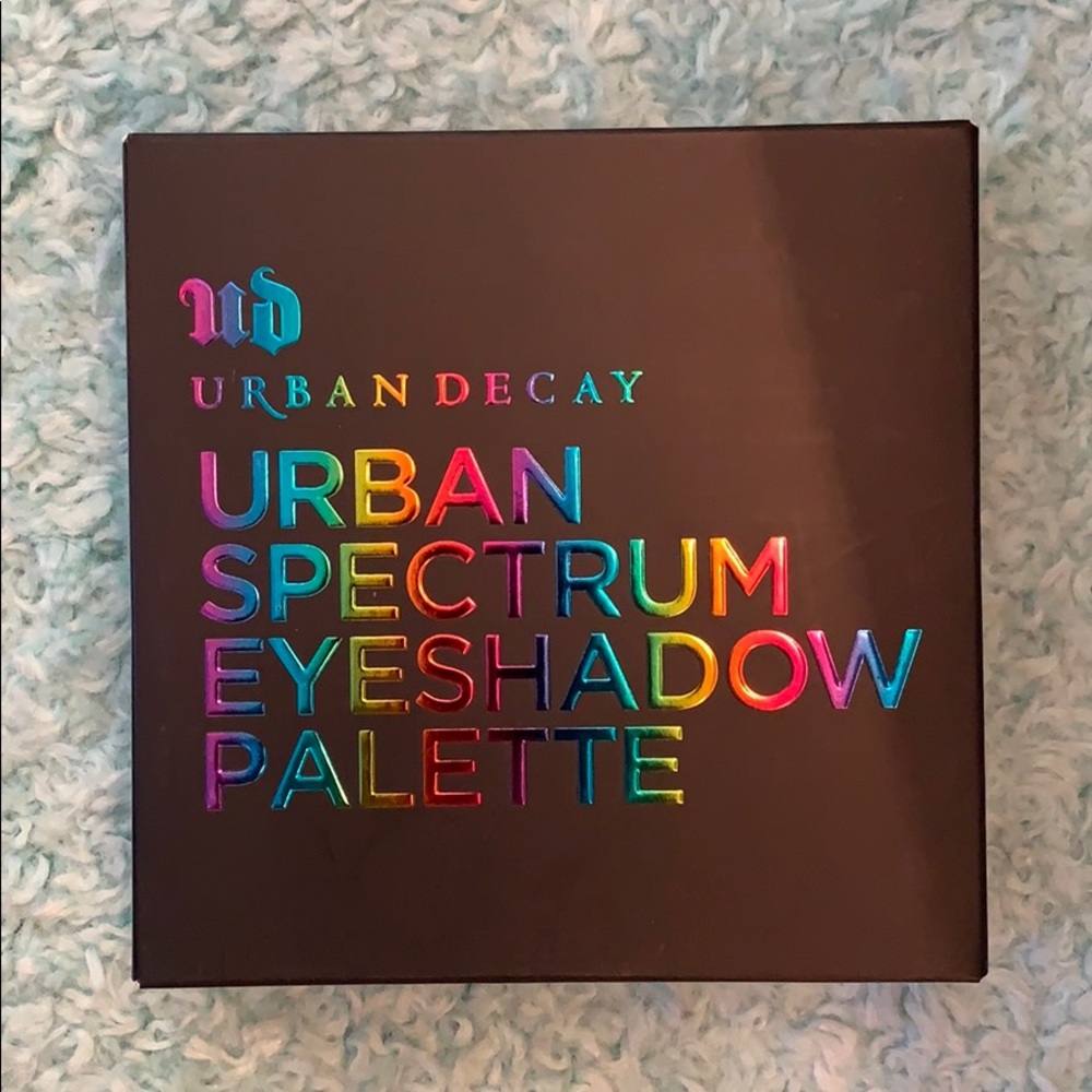 Urban Decay Spectrum Eyeshadow Pallette